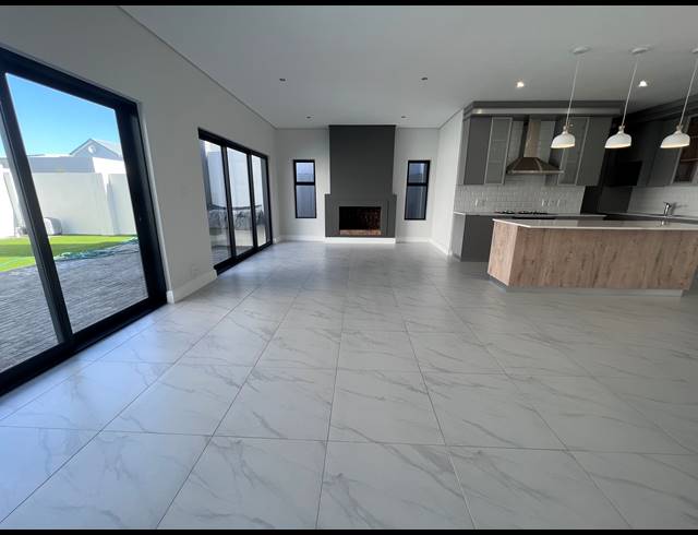 3 BEDROOM HOUSE FOR SALE IN SANDOWN